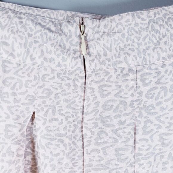 SIM & SAM Pink Leopard Print Pleated Skirt Size Small NWT - Picture 7 of 8